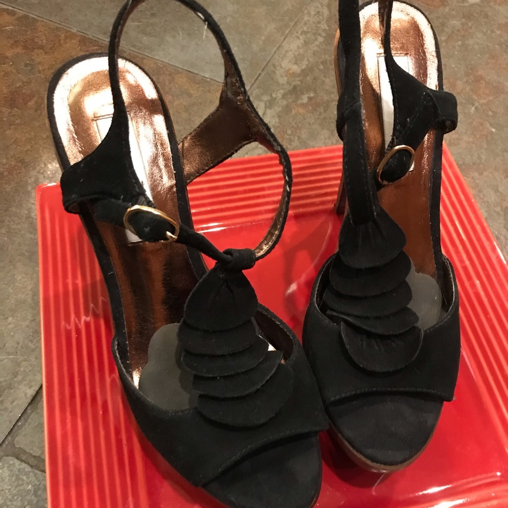 The. Night. Out  pumps